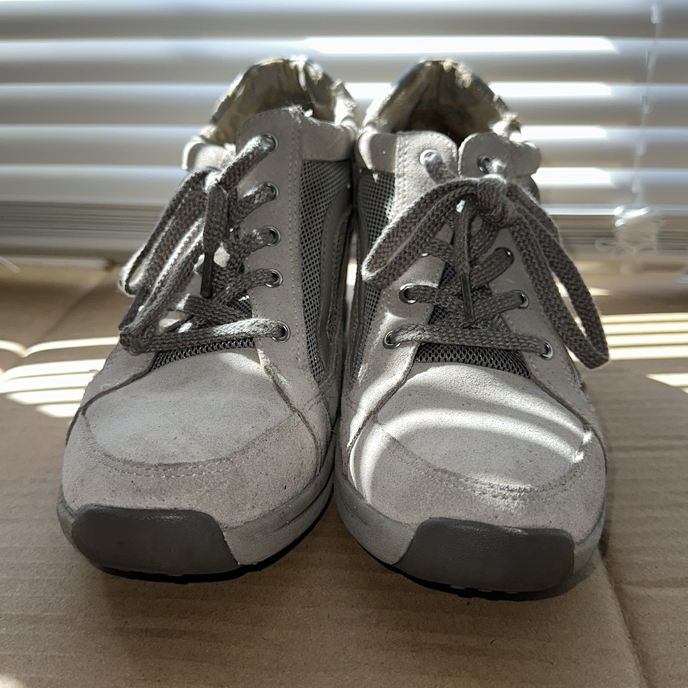 Easy Spirit Beige Wedge Sneakers - Picture 2 of 6